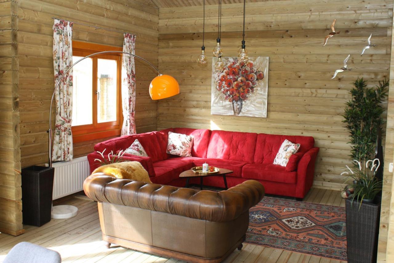 Villa Emilia - Gemuetliches Kinderfreundliches Blockhaus Mit Umzaeuntem Garten 신트 아날란트 외부 사진